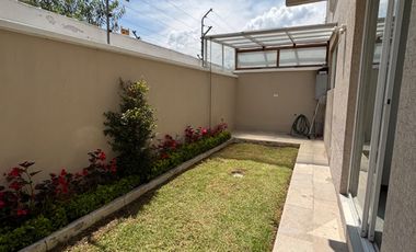 Dúplex de renta Cumbaya San Juan alto
