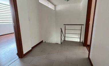 Dúplex de renta Cumbaya San Juan alto