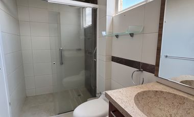 Dúplex de renta Cumbaya San Juan alto