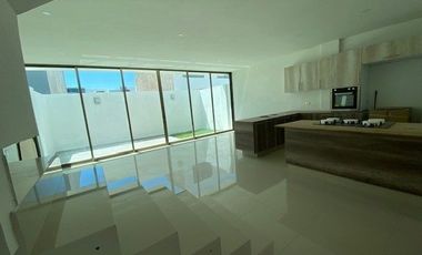 Casa Nueva en Venta en Coto Valle Imperial Zapopan Jalisco
