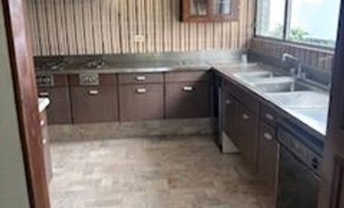 EN VENTA PRECIOSA CASA EN LA COL. REFORMA (ZONA DORADA) EN CUERNAVACA MOR. 1,430 M2 DE TERRENO, 650 M2 DE CONSTRUCCIÓN