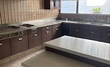 EN VENTA PRECIOSA CASA EN LA COL. REFORMA (ZONA DORADA) EN CUERNAVACA MOR. 1,430 M2 DE TERRENO, 650 M2 DE CONSTRUCCIÓN