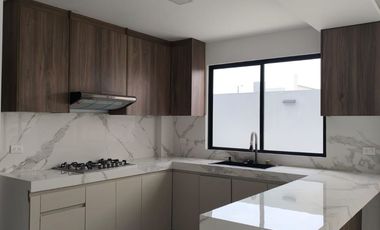 En venta casa de estreno 4 dormitorios La Joya Etapa Oro Daule