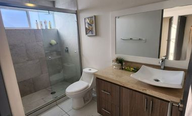 Hermosa casa amueblada en renta con amplias habitaciones en Amaralta Residencial, Rosarito, B. C.