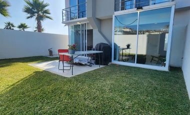 Hermosa casa amueblada en renta con amplias habitaciones en Amaralta Residencial, Rosarito, B. C.
