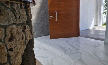Casa en Venta; Bosques de Santa Anita, cerca de Plaza Galerías.