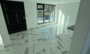 VENTA DE CASA EN BOSQUES DE ECHEGARAY