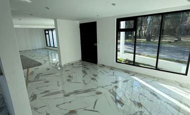 VENTA DE CASA EN BOSQUES DE ECHEGARAY