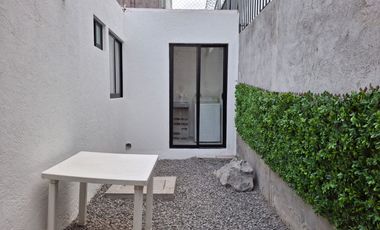 Casa en renta amueblada en el refugio en privada Bojai