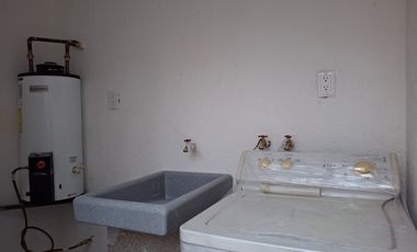 Casa en renta amueblada en el refugio en privada Bojai