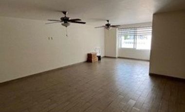 ERMOSA CASA DE 2 NIVELES EN BOSQUES DEL PEDREGAL ESQUINA CON CALLE ACERINA