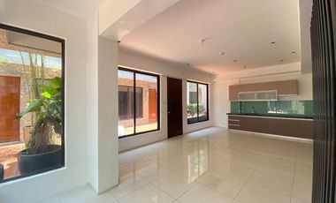 6 BEDROOM w/ 3 CAR GARAGE MODERN MINIMALIST TOWNHOUSE in SAN JUAN METRO MANILA (option to Fully Furnished)