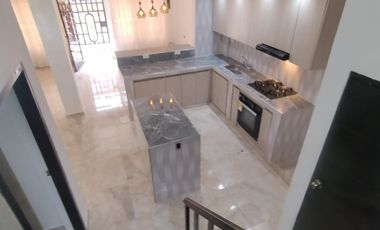 VENTA HERMOSA  CASA EN  EL BARRIO CORVIVALLE -  YUMBO