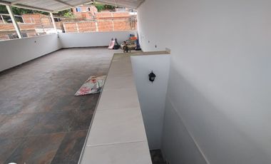 VENTA HERMOSA  CASA EN  EL BARRIO CORVIVALLE -  YUMBO