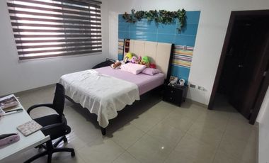 Venta de casa en Samborondon km 4.5 Guayaquil Ecuador cerca UEES, Plaza Batan