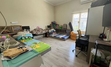Rumah Sutorejo Utara MINIMALIS SIAP HUNI carport 2, row 3 mobil