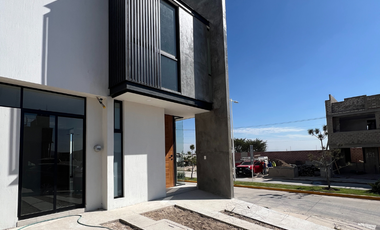 CASA EN VENTA EN ALBAZUR