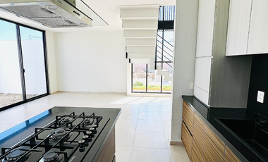 CASA EN VENTA EN ALBAZUR