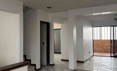 Casa en privada Loma Dorada