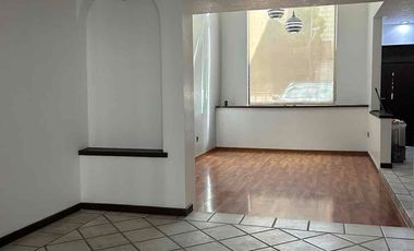 Casa en privada Loma Dorada