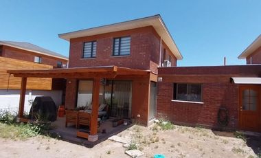 Hermosa Casa En Condominio Cerro Pinto, Buin