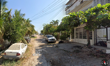Casa en colonia Jardines, Puerto Vallarta, Jalisco. Con 2 recamaras y 100m2, A unos minutos del Campo de Futbol Col. Jardines.