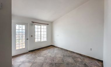 CASA EN VENTA CON 2 SUITS INDEPENDIENTES, UBICADA EN LA CALERA.