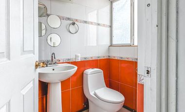 CASA EN VENTA CON 2 SUITS INDEPENDIENTES, UBICADA EN LA CALERA.