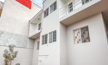 CASA EN VENTA CON 2 SUITS INDEPENDIENTES, UBICADA EN LA CALERA.