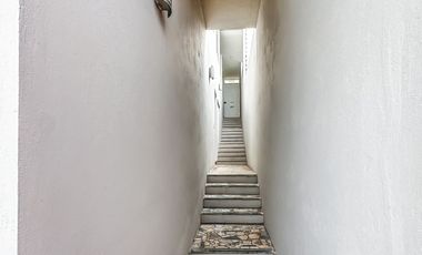 CASA EN VENTA CON 2 SUITS INDEPENDIENTES, UBICADA EN LA CALERA.