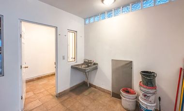 CASA EN VENTA CON 2 SUITS INDEPENDIENTES, UBICADA EN LA CALERA.