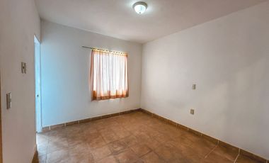 CASA EN VENTA CON 2 SUITS INDEPENDIENTES, UBICADA EN LA CALERA.