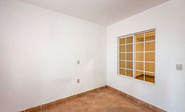 CASA EN VENTA CON 2 SUITS INDEPENDIENTES, UBICADA EN LA CALERA.
