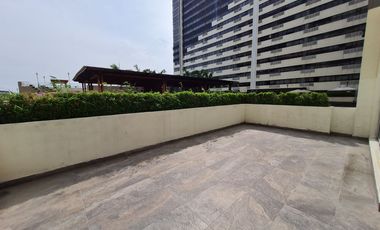 Venta de Departamento de 3 dormitorios en primer piso alto, Edificio Spazio, Puerto Santa Ana, Guayaquil