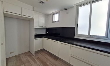 Venta de Departamento de 3 dormitorios en primer piso alto, Edificio Spazio, Puerto Santa Ana, Guayaquil