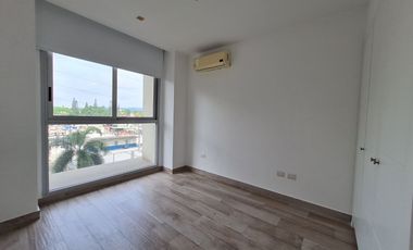 Venta de Departamento de 3 dormitorios en primer piso alto, Edificio Spazio, Puerto Santa Ana, Guayaquil