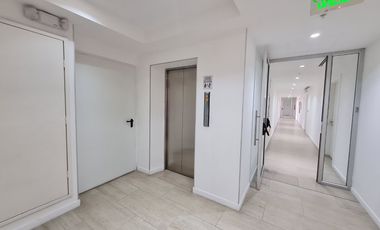 Venta de Departamento de 3 dormitorios en primer piso alto, Edificio Spazio, Puerto Santa Ana, Guayaquil