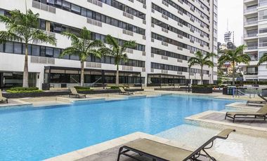 Venta de Departamento de 3 dormitorios en primer piso alto, Edificio Spazio, Puerto Santa Ana, Guayaquil