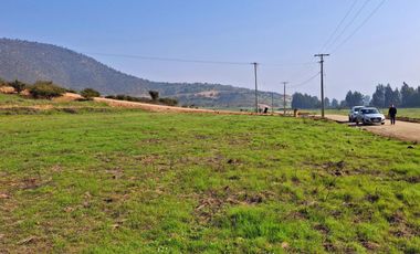 Parcelas de 5.000 m² en María Pinto con red de luz y agua operativas, portería habilitada y rol propio