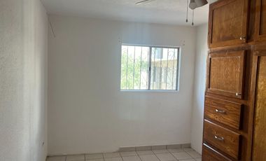 Casa en Renta. 3 Recamaras, Amplio estacionamiento. Rosarito.