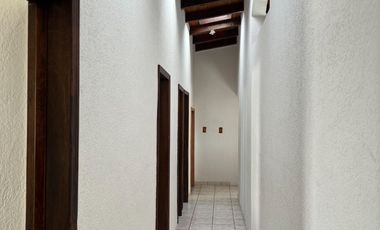 Casa en Renta. 3 Recamaras, Amplio estacionamiento. Rosarito.