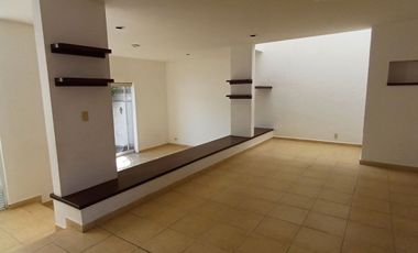 Céntrica casa en Fraccionamiento Villa Antigua