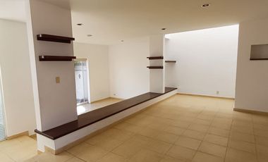 Céntrica casa en Fraccionamiento Villa Antigua