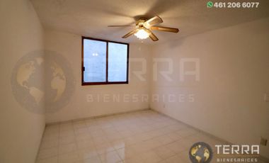 SE RENTA CASA🌳 🏡 🌳 EN JARDINES DE CELAYA 1ERA SECCION A LA VUELTA DE CHEDRAUI EN UNA PRIVADITA DE 15 CASAS SOBRE CALLE TABACHINES  Celaya  Gto. 3 H
