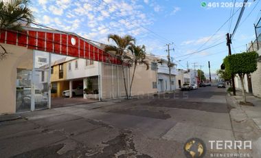 SE RENTA CASA🌳 🏡 🌳 EN JARDINES DE CELAYA 1ERA SECCION A LA VUELTA DE CHEDRAUI EN UNA PRIVADITA DE 15 CASAS SOBRE CALLE TABACHINES  Celaya  Gto. 3 H