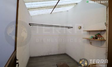 SE RENTA CASA🌳 🏡 🌳 EN JARDINES DE CELAYA 1ERA SECCION A LA VUELTA DE CHEDRAUI EN UNA PRIVADITA DE 15 CASAS SOBRE CALLE TABACHINES  Celaya  Gto. 3 H