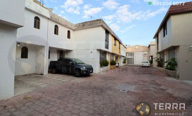 SE RENTA CASA🌳 🏡 🌳 EN JARDINES DE CELAYA 1ERA SECCION A LA VUELTA DE CHEDRAUI EN UNA PRIVADITA DE 15 CASAS SOBRE CALLE TABACHINES  Celaya  Gto. 3 H