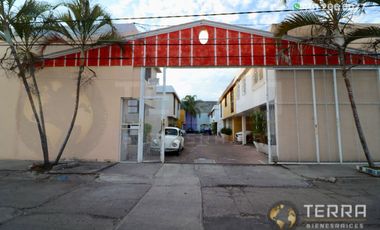 SE RENTA CASA🌳 🏡 🌳 EN JARDINES DE CELAYA 1ERA SECCION A LA VUELTA DE CHEDRAUI EN UNA PRIVADITA DE 15 CASAS SOBRE CALLE TABACHINES  Celaya  Gto. 3 H