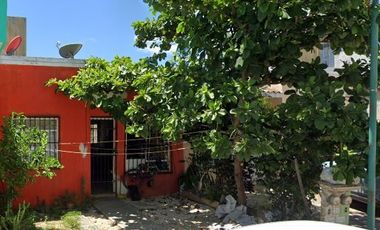 CASA EN AMARANTOS, LAS PALMAS I EN MISIÓN DE LAS FLORES, PLAYA DEL CARMEN ¡ NO CREDITOS !