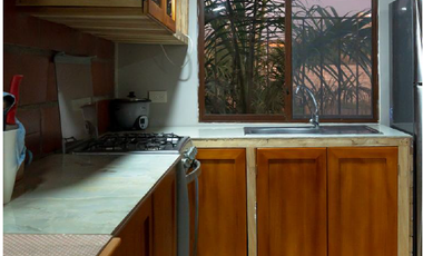 San Vicente, Santa Elena - Encantadora cabaña con terreno de 440 m2, ideal para negocio o vivienda.